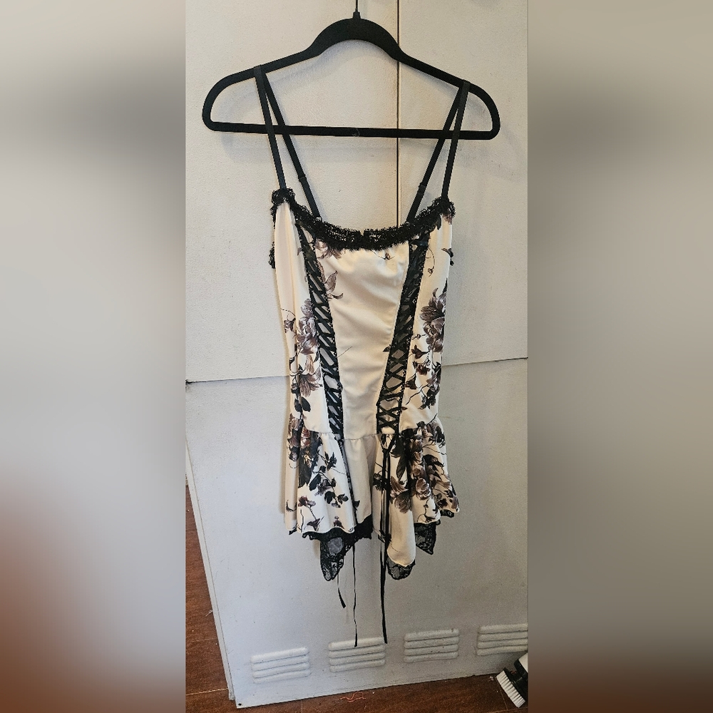 Dolls Kill Widow Cream Satin Floral Lace-Trim Cami with Black Accents XL